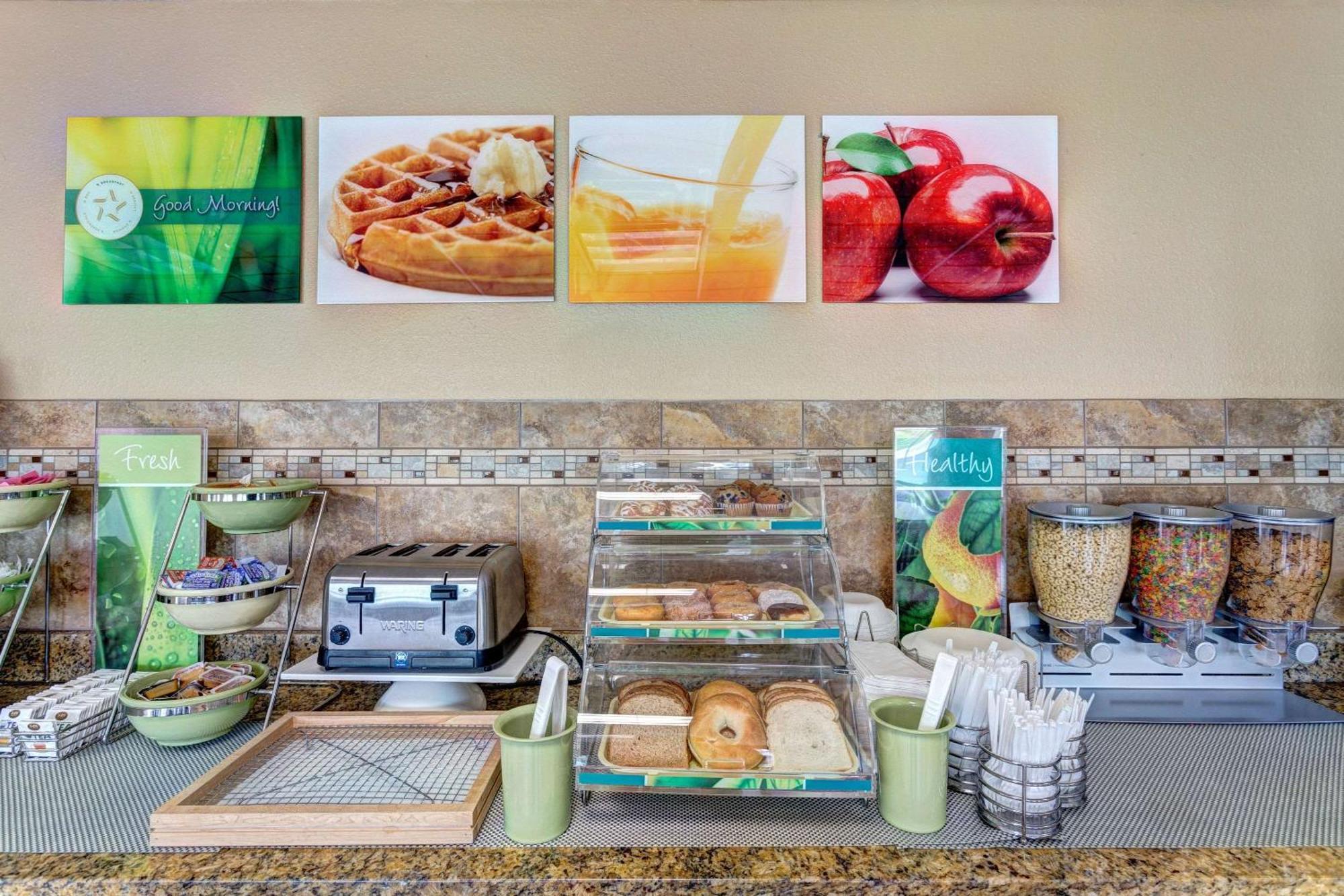 Quality Inn West Бренсън Екстериор снимка