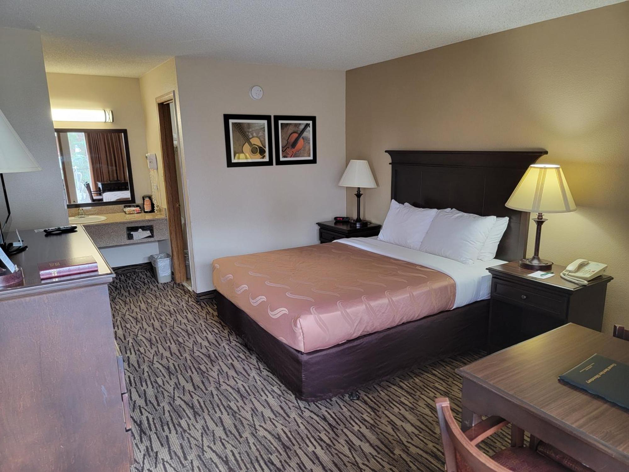 Quality Inn West Бренсън Екстериор снимка