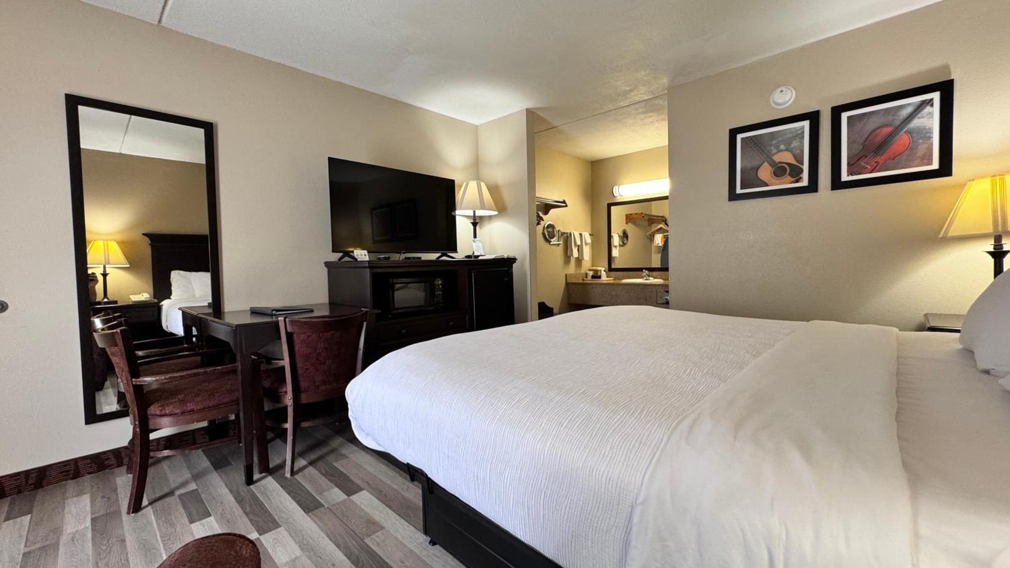 Quality Inn West Бренсън Екстериор снимка