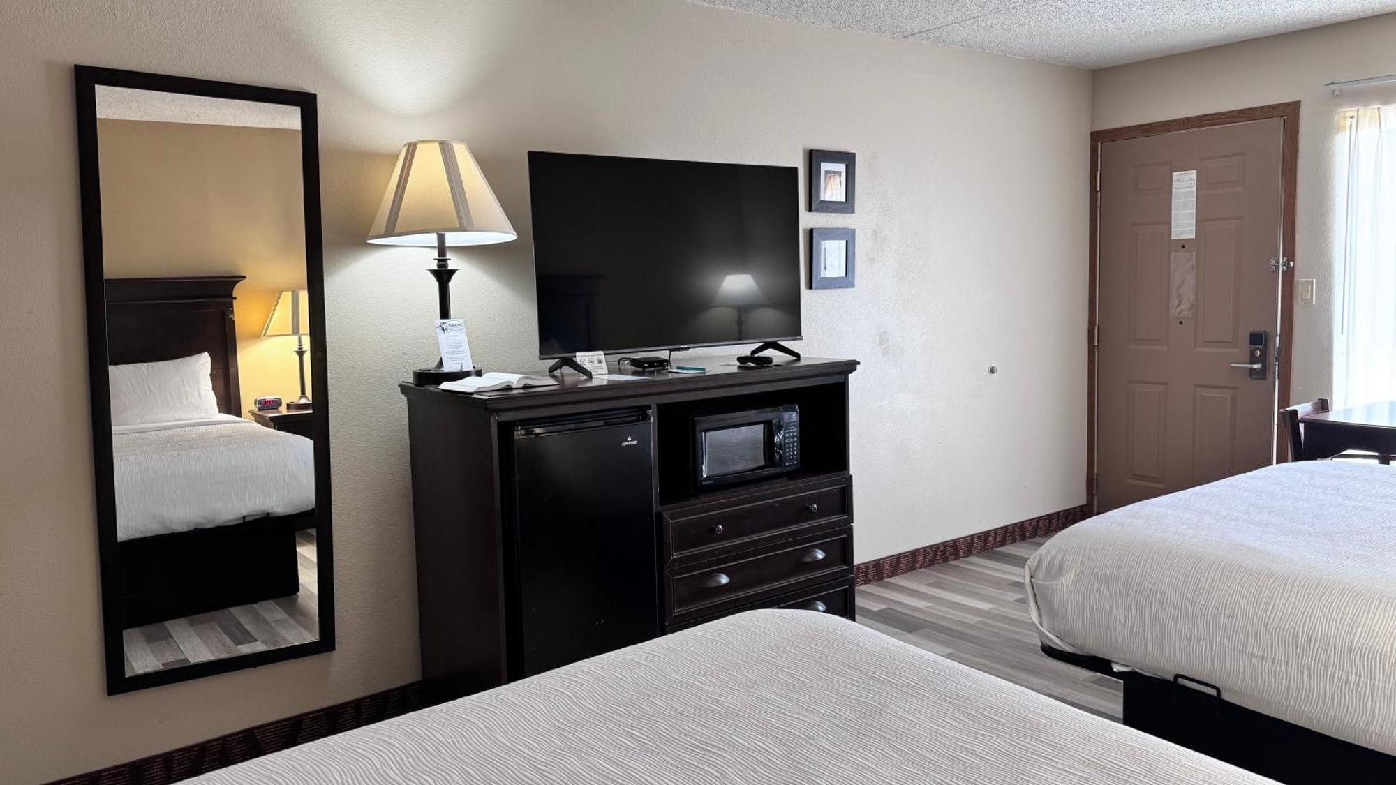 Quality Inn West Бренсън Екстериор снимка