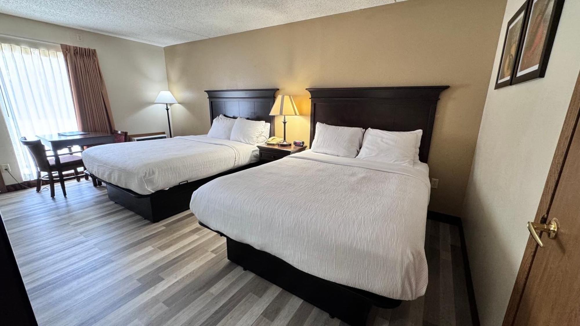 Quality Inn West Бренсън Екстериор снимка