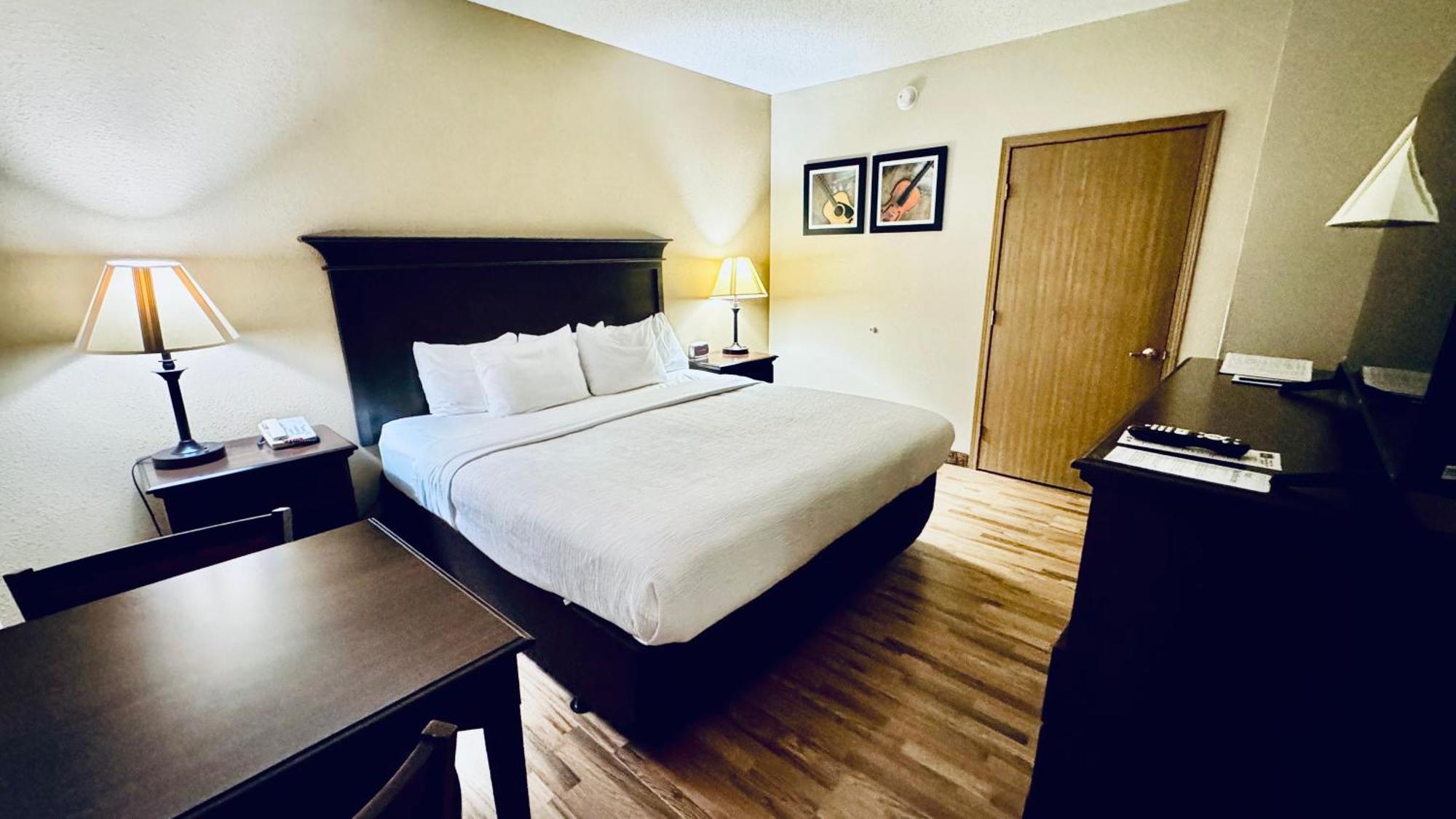 Quality Inn West Бренсън Екстериор снимка