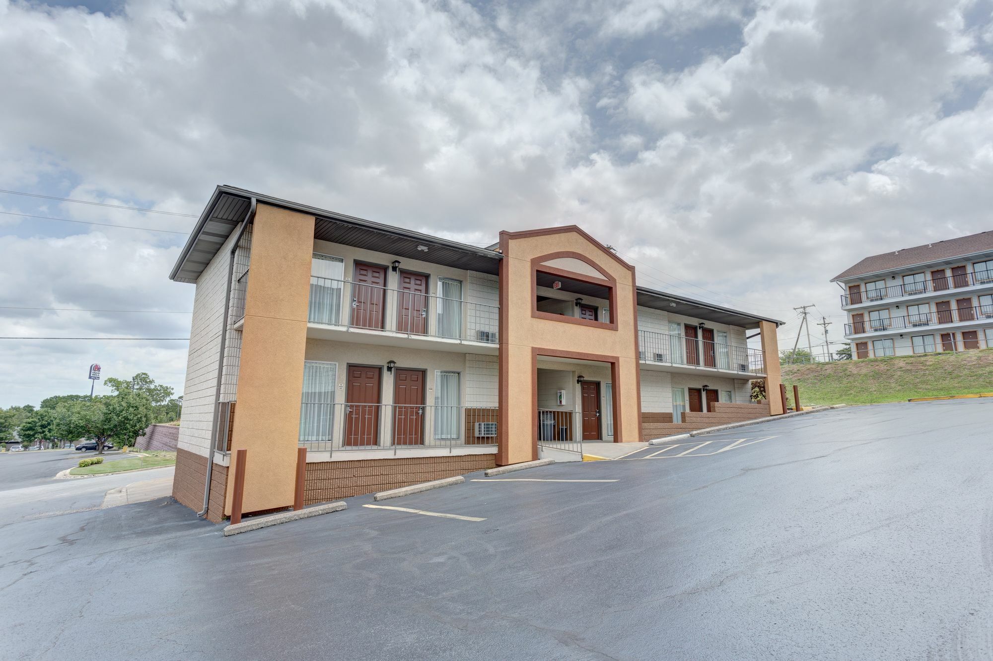 Quality Inn West Бренсън Екстериор снимка